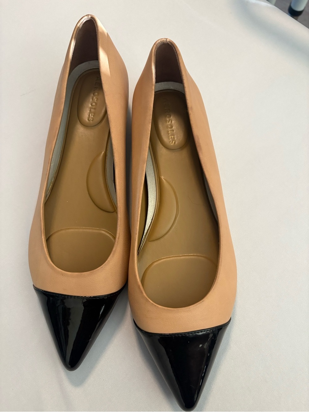 AEROSOLES Two-Tone Pointed Ballet Flats in Beige and Black